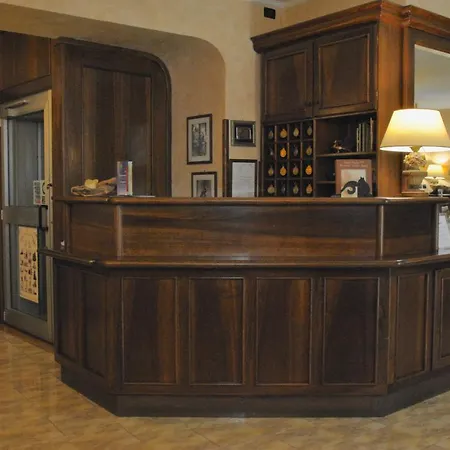 Hotel Pavone Angera